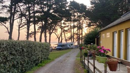 Allée du camping - ⧍ GWEL KAËR *** : Campsite France Brittany